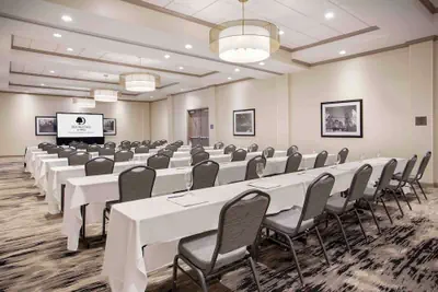 Photo 5 - DoubleTree by Hilton Chicago Midway Airport