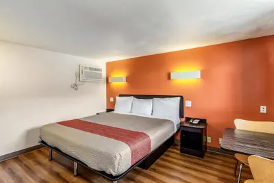 Photo 2 - Motel 6 Elizabeth, NJ - Newark Liberty Intl Airport