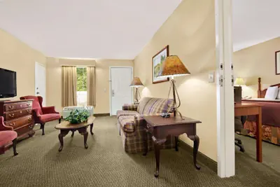 Photo 3 - Baymont by Wyndham Eufaula