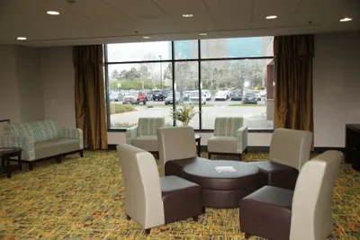 Photo 3 - Elimwood Hotel, a Ramada by Wyndham
