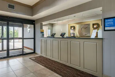 Photo 4 - Comfort Inn Sullivan