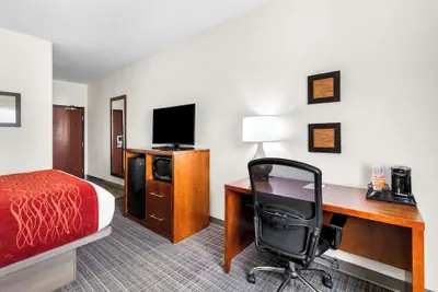 Photo 4 - Comfort Inn Marion