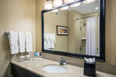 Photo 3 - Crowne Plaza Newark Airport by IHG
