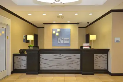 Photo 3 - Holiday Inn Express & Suites Farmington by IHG