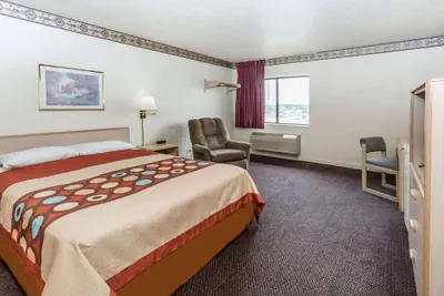 Photo 5 - Super 8 by Wyndham Morris