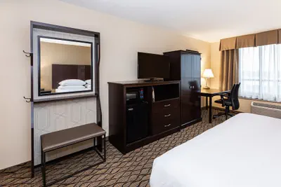 Photo 4 - Holiday Inn St. Louis Arpt West-Earth City by IHG