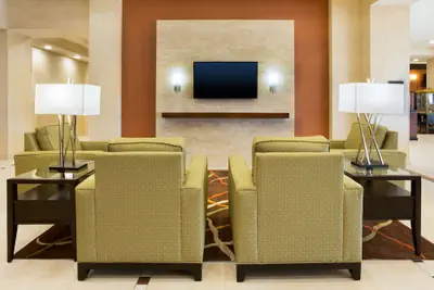 Photo 2 - Drury Plaza Hotel Mt. Vernon