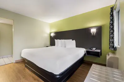 Photo 5 - SureStay Hotel by Best Western Columbus Downtown