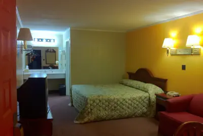 Photo 4 - Rodeway Inn Charlotte South