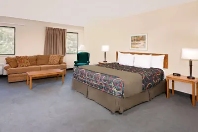 Photo 5 - Days Inn by Wyndham Boonville