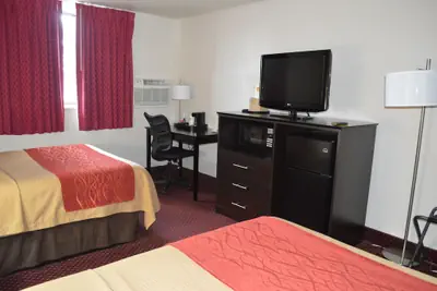 Photo 5 - Red Roof Inn Ames