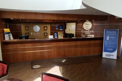 Photo 4 - Comfort Inn Cleveland Airport