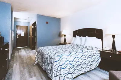 Photo 2 - Coratel Inn & Suites by Jasper Park City - Wichita North
