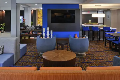 Photo 3 - Courtyard Suwanee by Marriott
