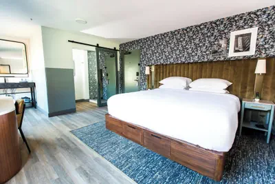 Photo 2 - voco The Darwin Atlanta Midtown by IHG