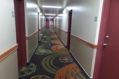 Photo 5 - Executive Inn