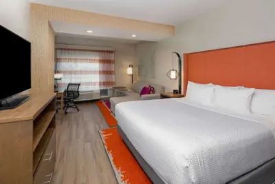 Photo 3 - La Quinta Inn & Suites by Wyndham Perry