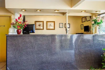 Photo 2 - Econo Lodge Somers Point