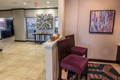 Photo 4 - Holiday Inn Express & Suites Farmington by IHG