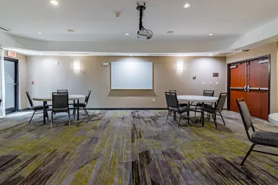 Photo 2 - Courtyard by Marriott Brunswick