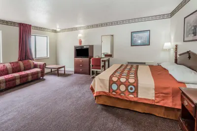 Photo 2 - Super 8 by Wyndham Morris