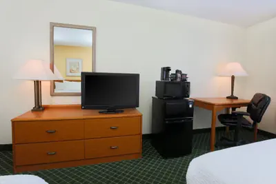 Photo 3 - Comfort Inn & Suites Zanesville City Center