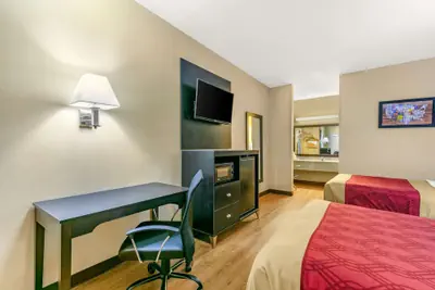 Photo 4 - Econo Lodge Northport - Tuscaloosa