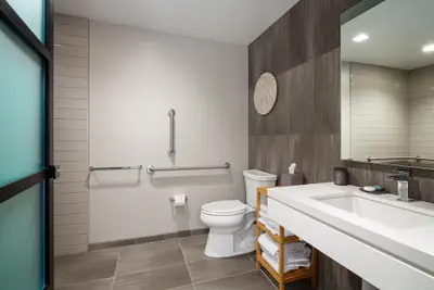 Photo 5 - The Windsor Suites