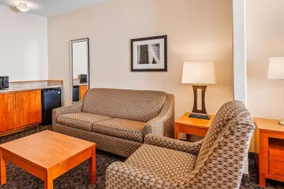 Photo 3 - Best Western Plus Rose City Conference Center Inn