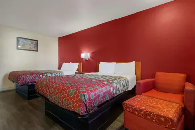 Photo 4 - Econo Lodge Goldsboro Hwy 70