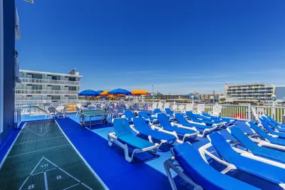 Photo 4 - The Crusader Oceanfront Family Resort