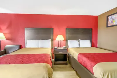 Photo 2 - Econo Lodge Andalusia