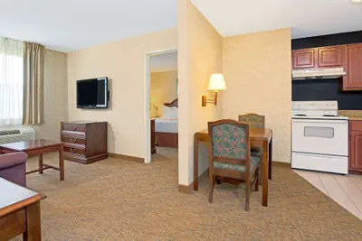 Photo 3 - Hawthorn Extended Stay by Wyndham Cincinnati/Sharonville