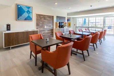 Photo 3 - Holiday Inn Express & Suites Englewood Denver South by IHG