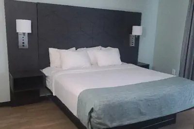 Photo 3 - Ocean Reef Suites