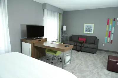 Photo 5 - Hampton Inn & Suites Burlington