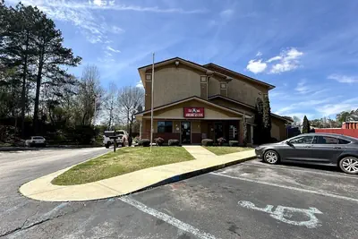Photo 3 - American Inn