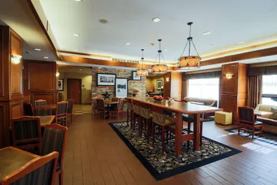 Photo 2 - Hampton Inn Waterloo Cedar Valley