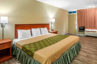 Photo 5 - Econo Lodge Rolla I-44 Exit 184 Near Missouri University of Science and Technology