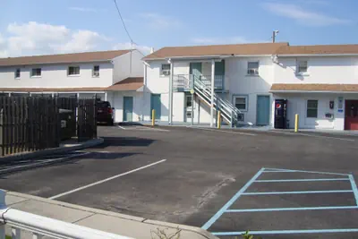 Photo 5 - Budget Inn Motel Suites