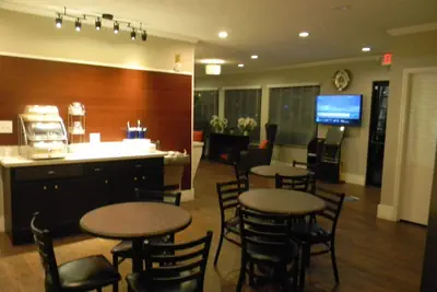 Photo 5 - Days Inn by Wyndham Bainbridge