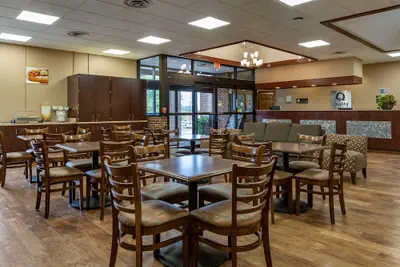 Photo 5 - Quality Inn & Suites Zanesville City Center