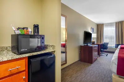 Photo 2 - Comfort Inn & Suites LaGrange East