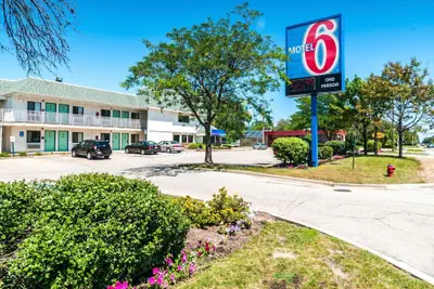 Photo 4 - Motel 6 Schiller Park, IL - Chicago O'Hare