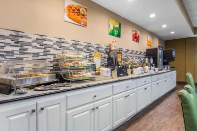 Photo 4 - Quality Inn & Suites Union City - Atlanta South