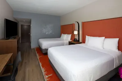 Photo 2 - La Quinta Inn & Suites by Wyndham Perry