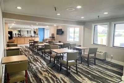 Photo 4 - Baymont by Wyndham Columbia, MO