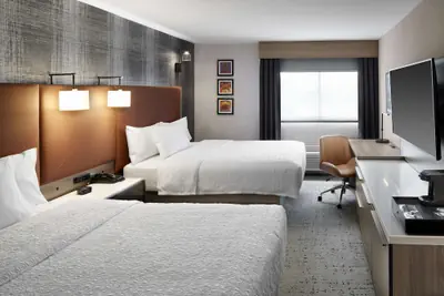 Photo 5 - Hampton Inn Newark Airport