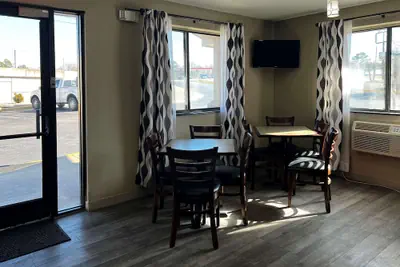 Photo 3 - Econo Lodge Spring Lake near Fort Bragg