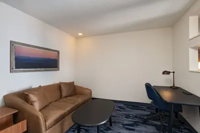 Photo 4 - Fairfield Inn By Marriott Kansas City Airport